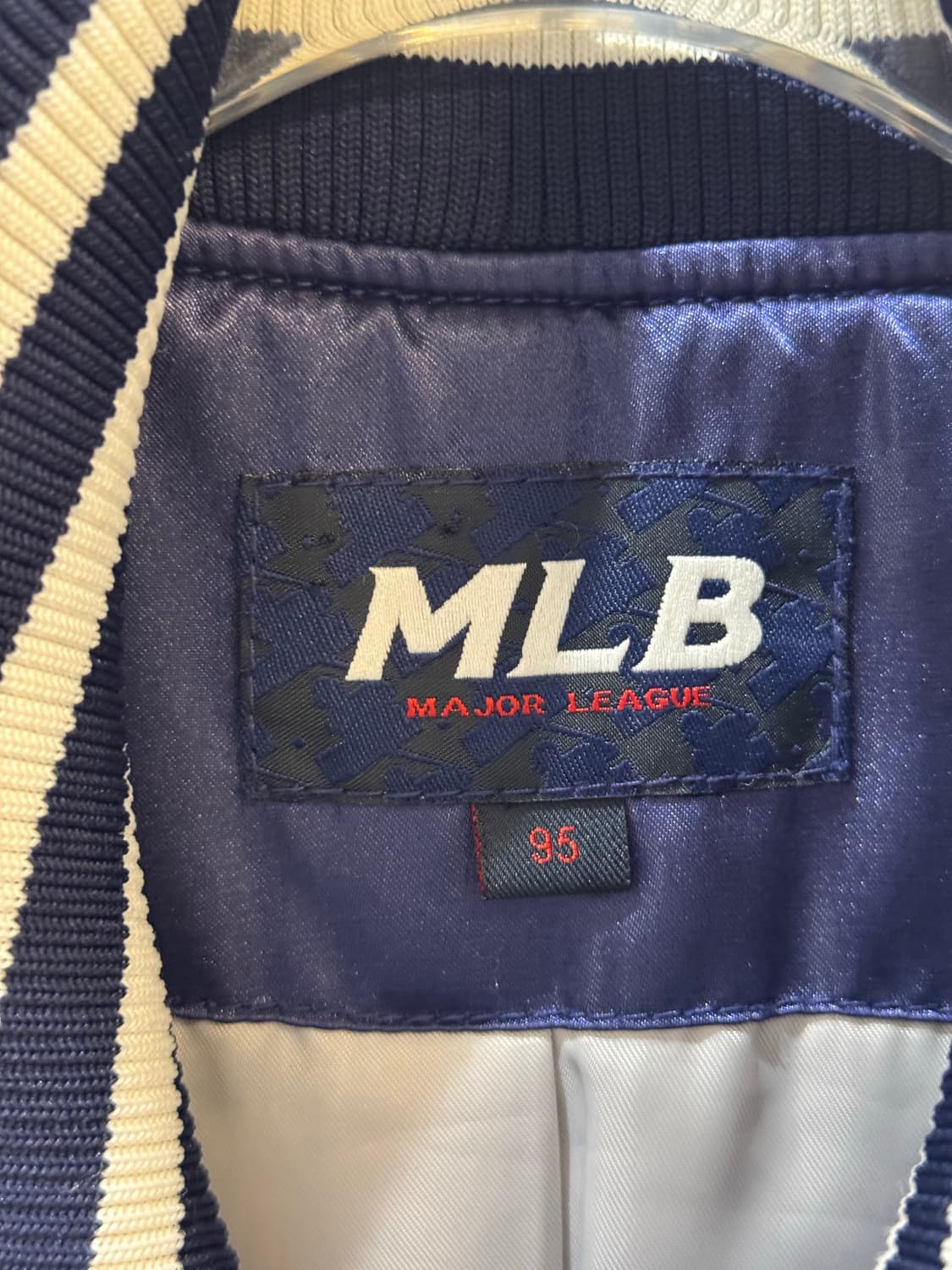 MLB Atlanta Braves Satin Stadium Jacket 상품이미지6