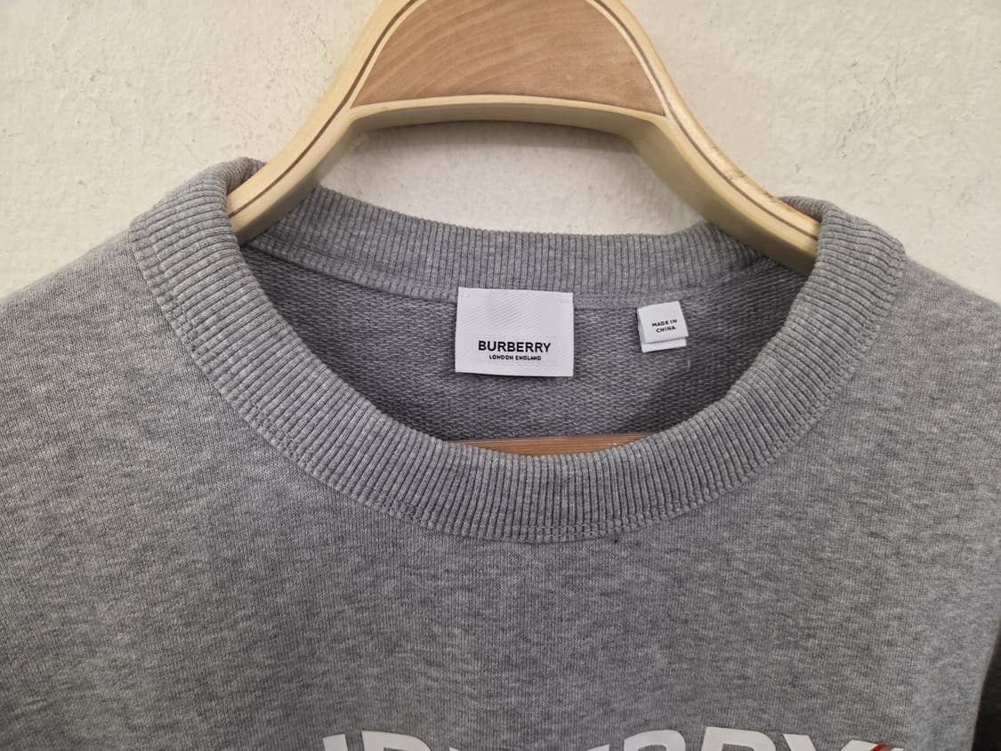 버버리 화이트 택 맨투맨 상품이미지2