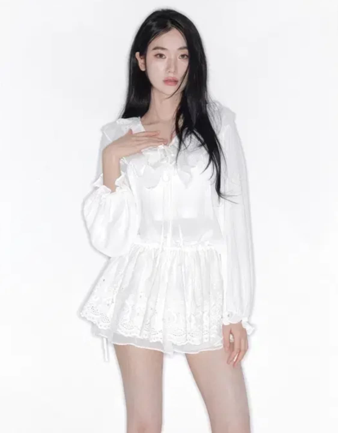 더티스 페탈 볼륨 드레스 화이트 상품이미지1