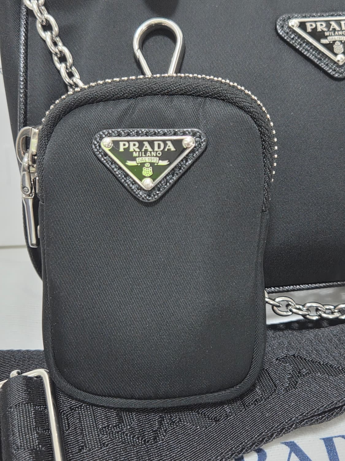 [새상품급, 25년식] 프라다 리나일론 테수토 은장 체인 호보백  상품이미지6