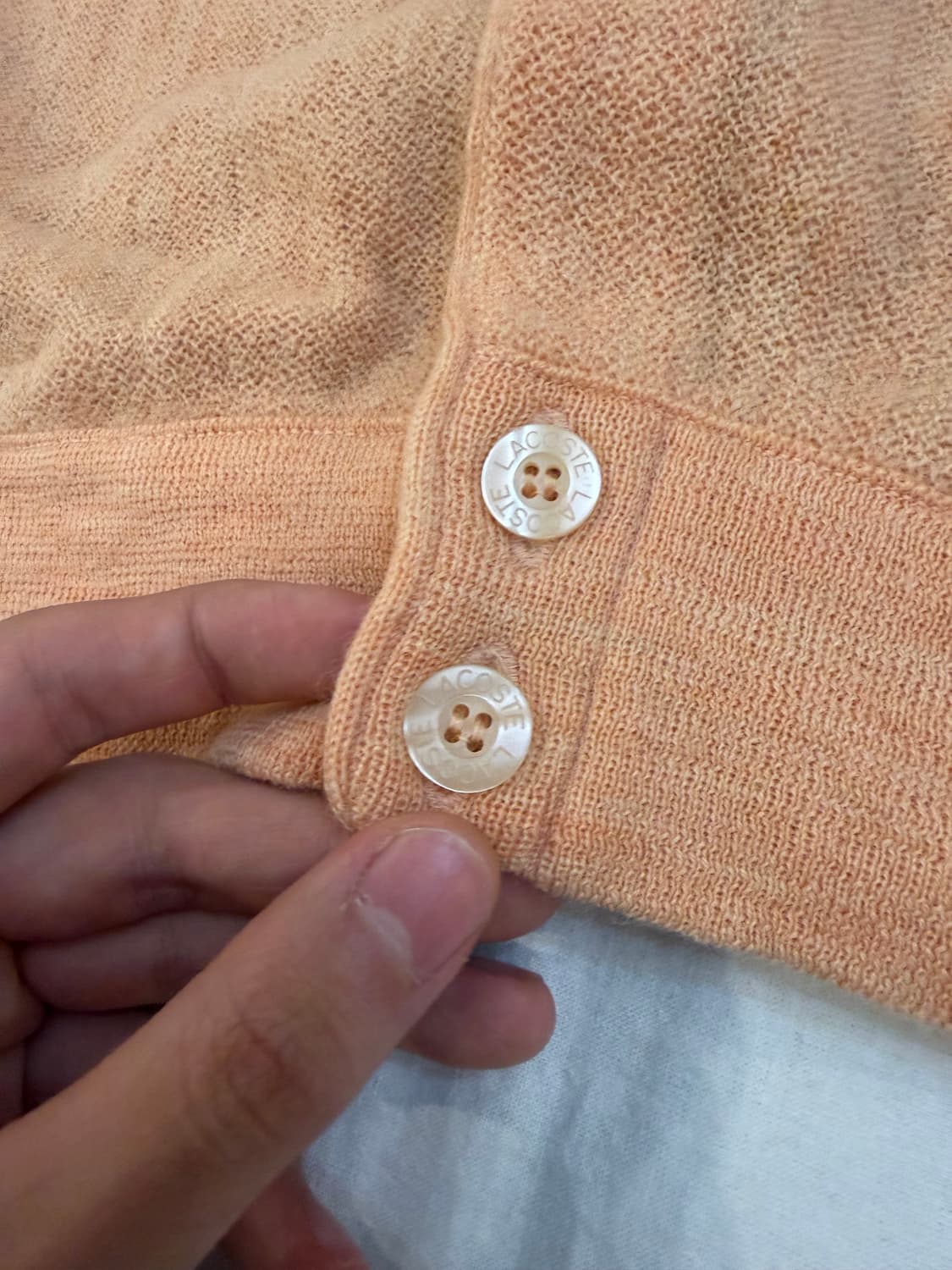 90s 라코스테 희귀컬러 브이넥 울 가디건  코랄 핑크 상품이미지5