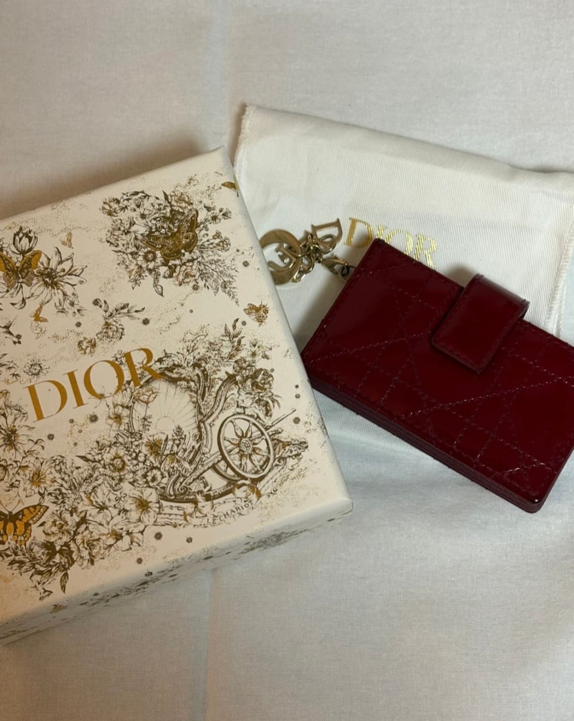 디올 레이디 아코디언 지갑 체리레드 상품이미지1