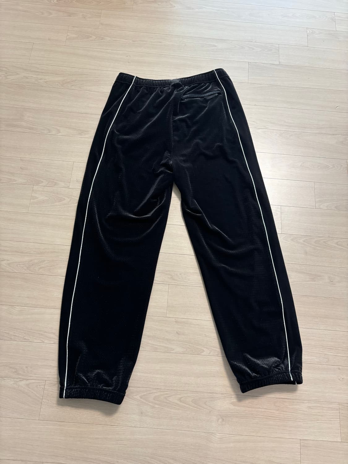 슈프림 벨루어 메쉬 트랙 팬츠 블랙 상품이미지3