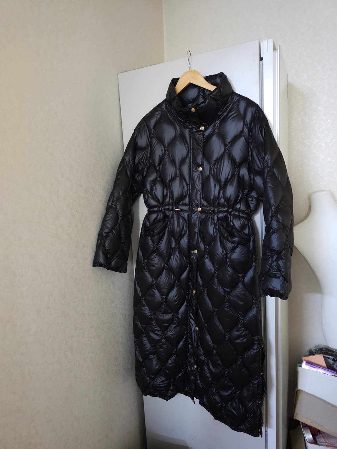 JULL-LOG 줄로그 글로시 롱 다운 경량 패딩 상품이미지1