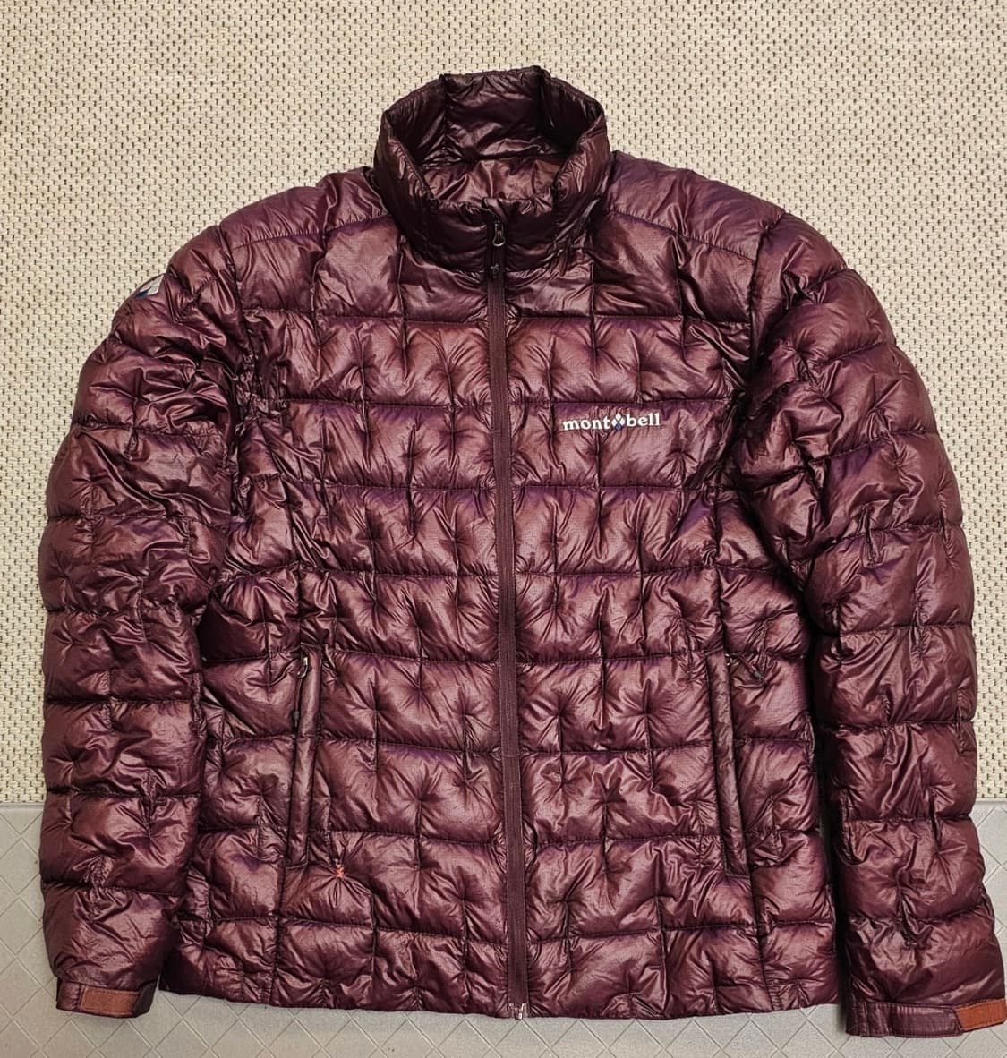 몽벨 경량패딩 팝니다. 상품이미지1