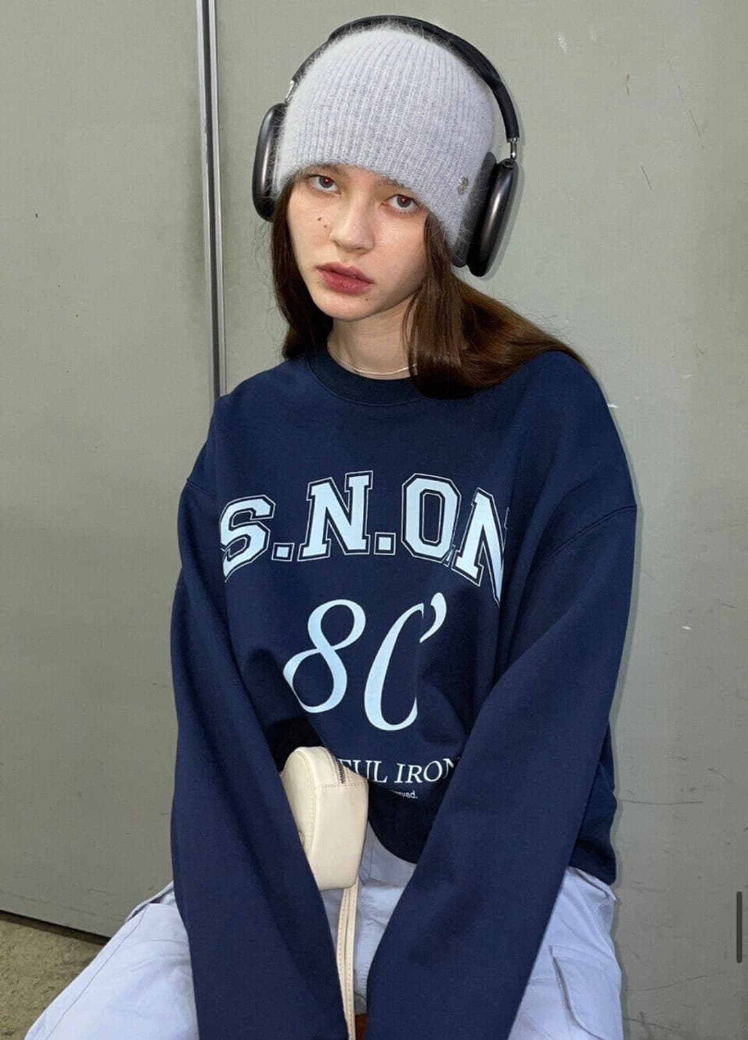 시눈 크롭 맨투맨 네이비 상품이미지1