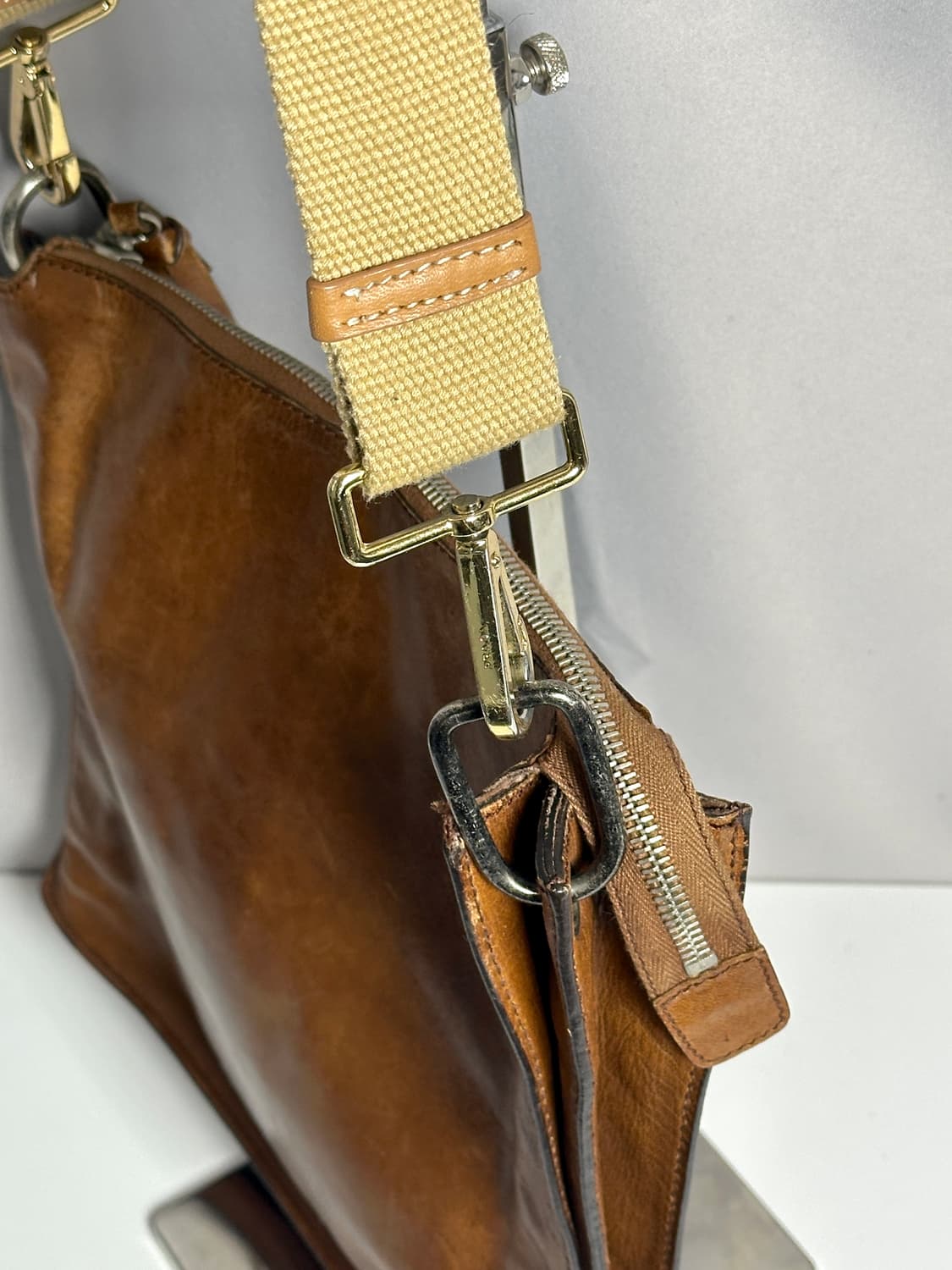 미우미우 빈티지 레더백 상품이미지3