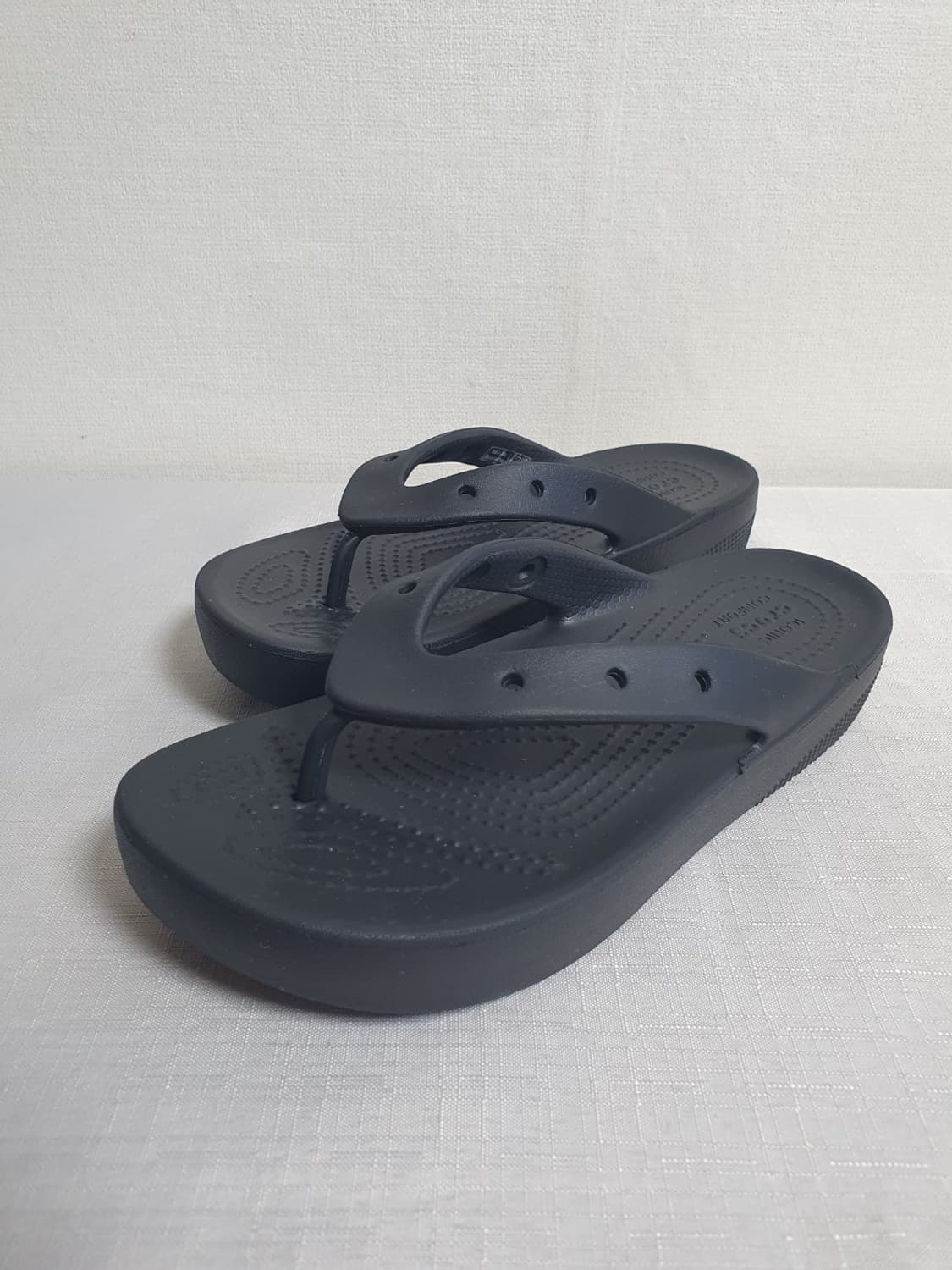220mm 크록스 클래식 플랫폼 플립 블랙 상품이미지1