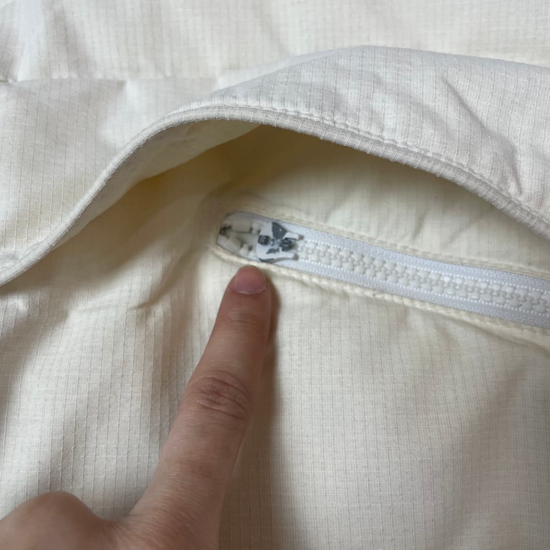 후부 올드스쿨 레터링 덕다운 화이트 패딩 100 상품이미지8