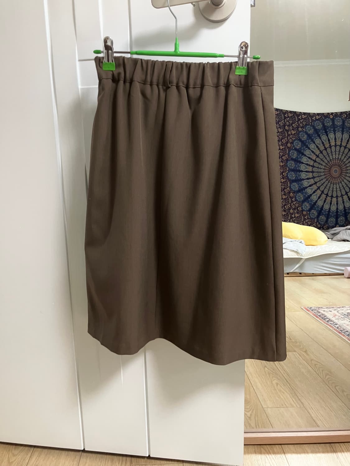 플리츠 미디 스커트 브라운 (뒷밴딩) 상품이미지3