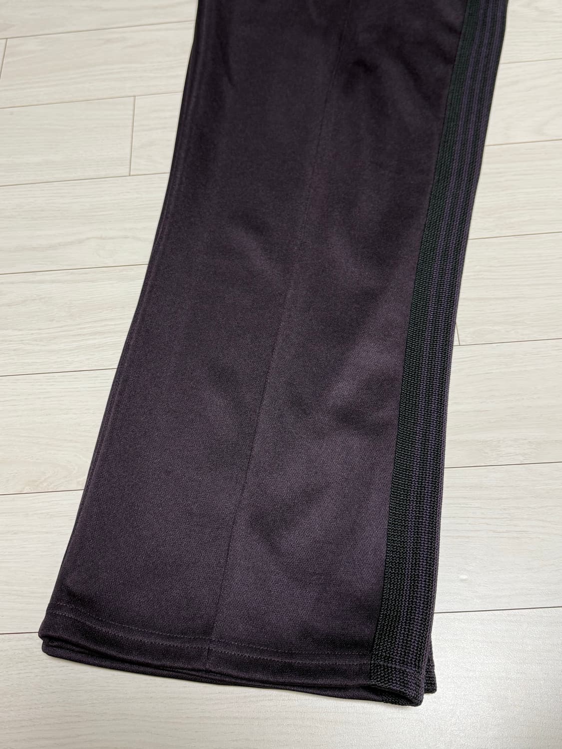 니들스 트랙팬츠 스트레이트핏 다크 퍼플 L사이즈(2회 착용) 상품이미지2