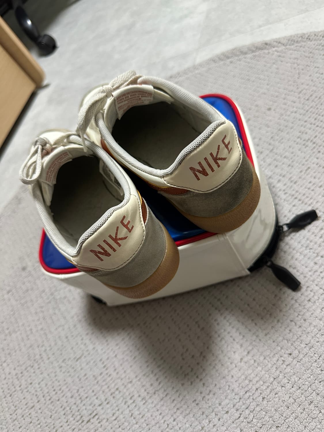 나이키 킬샷 270 상품이미지2