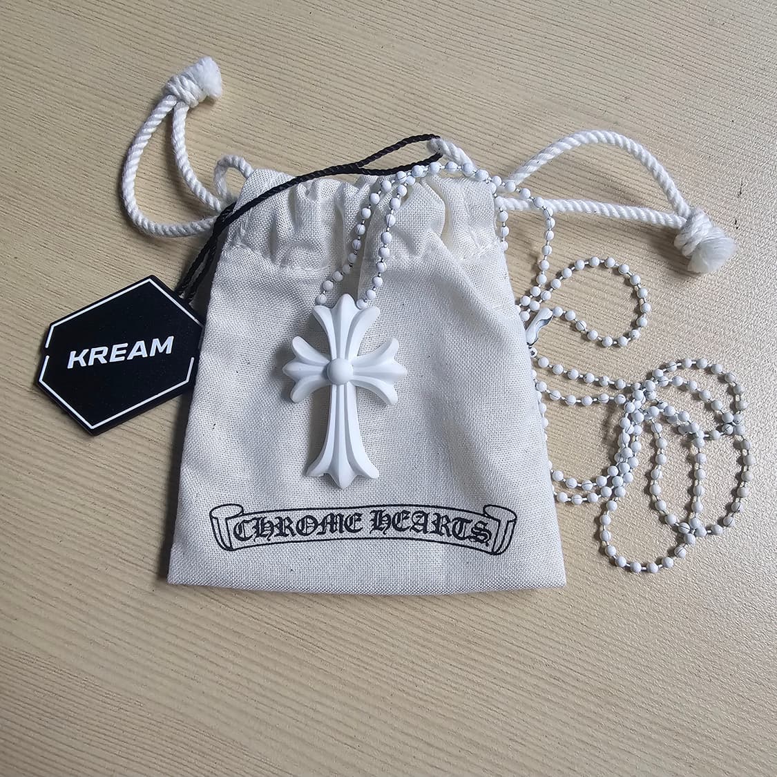 크롬하츠 실리크롬 화이트 크림구매 팝니다. 상품이미지1