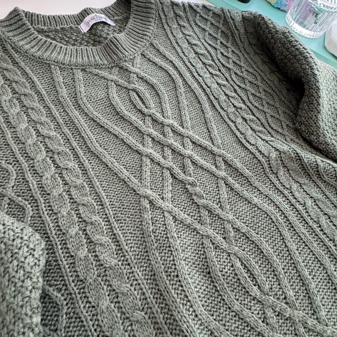 카키 라운드넥 케이블 니트 스웨터 상품이미지2