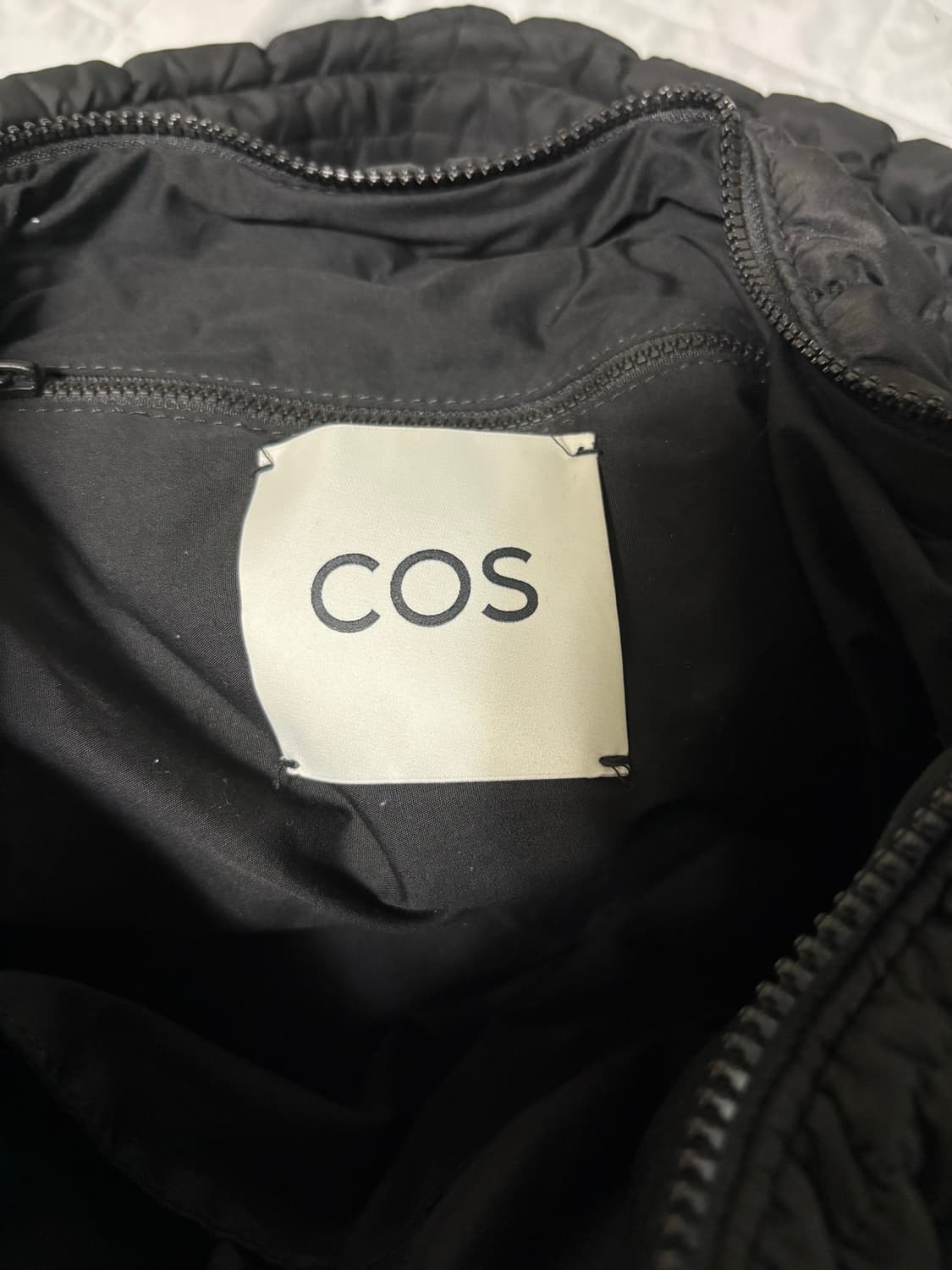 COS 코스 오버사이즈 퀼티드 구름백 가방 상품이미지3
