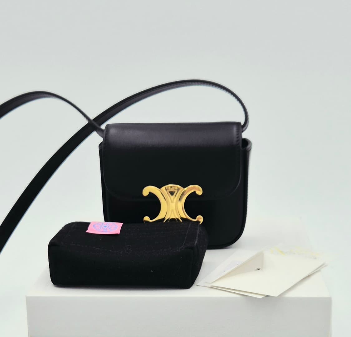 셀린느 미니 트리옹프 크로스백 10I513DPV 상품이미지1