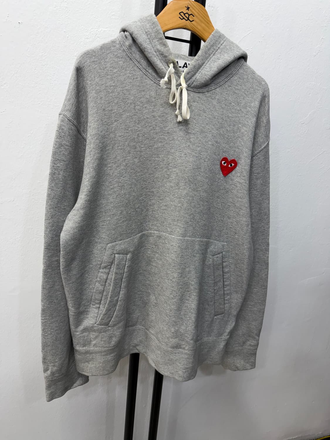 정품) 꼼데가르송 22ss 그레이 하트 후드티 M 상품이미지2