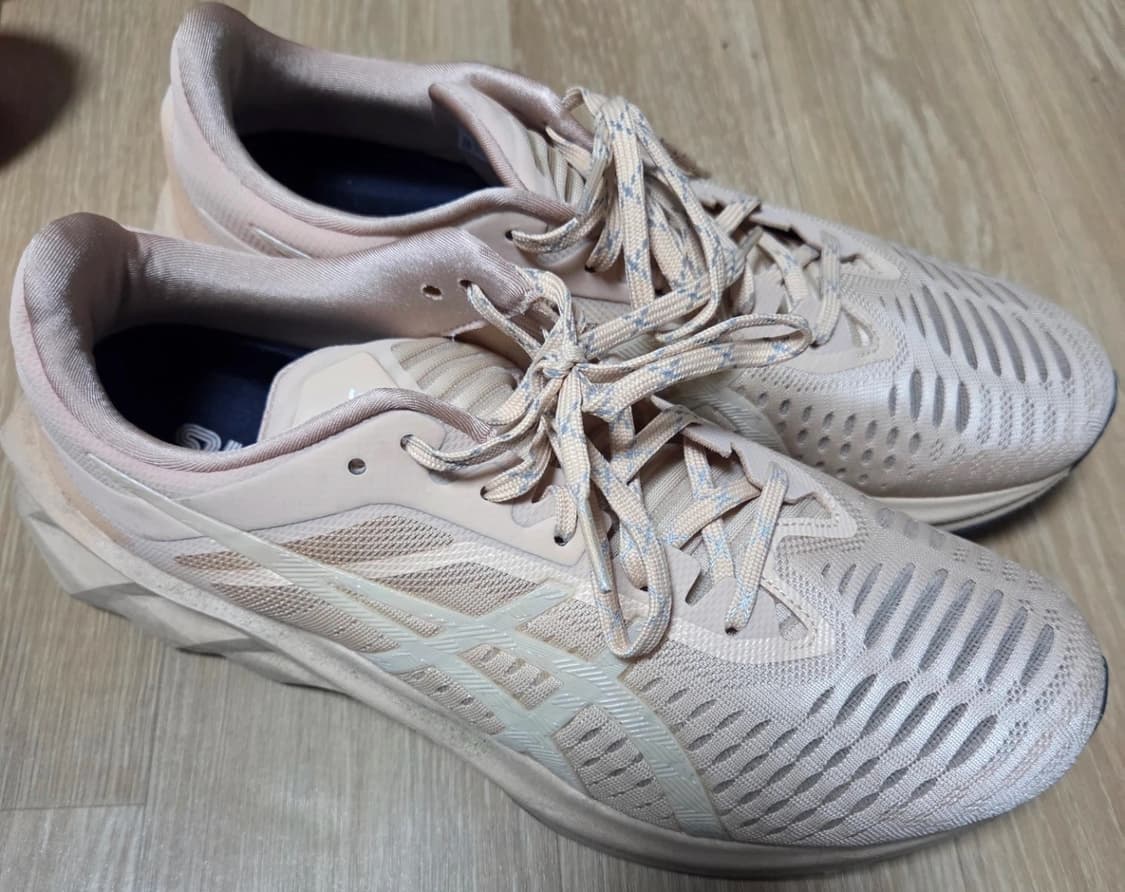 아식스 노바블라스트 x SNS 콜라보 한정판 270 신품급 상품이미지3