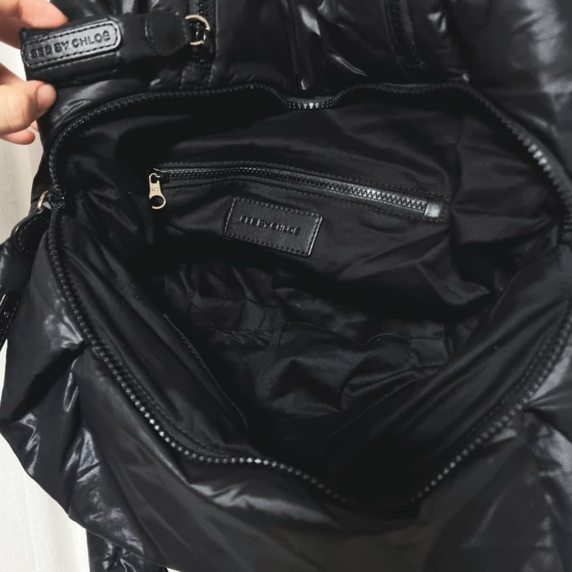 씨바이끌로에 나일론 패딩백 조이라이더 토트백 블랙 상품이미지7