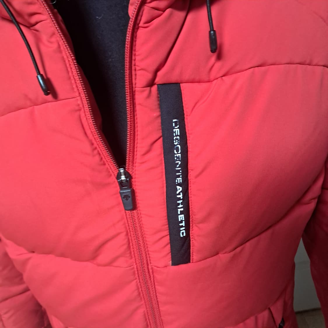 데상트 레드 여성패딩 덕다운 90 사이즈(약55) 상품이미지6