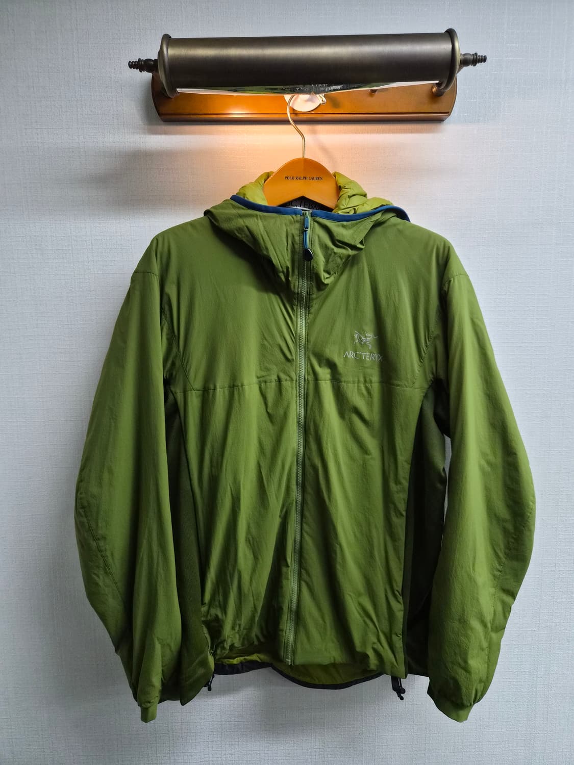 L) 아크테릭스 아톰 LT 점퍼 팝니다 상품이미지1