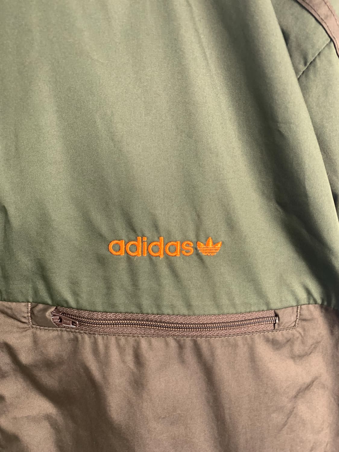 아디다스 오리지널 카키브라운 바람막이 자켓 상품이미지4