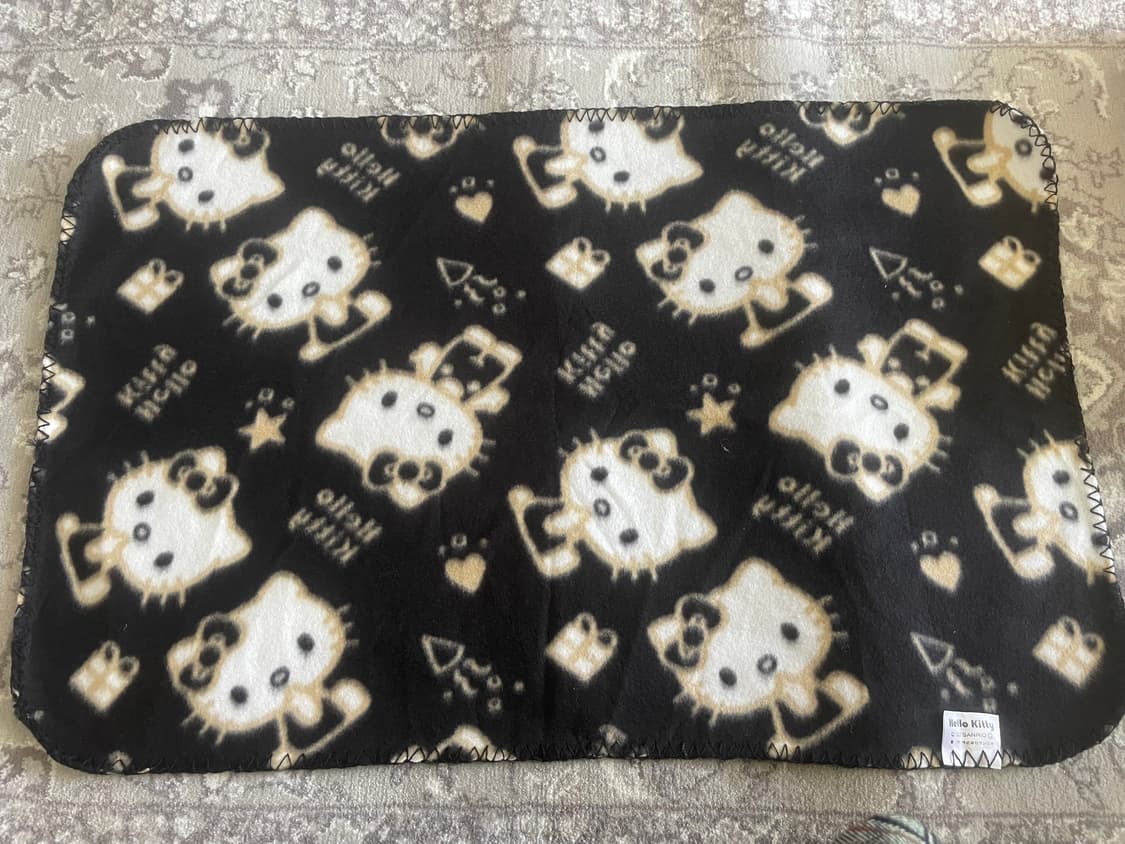빈티지 산리오 헬로키티 블랙 무릎담요 💛🖤 상품이미지1