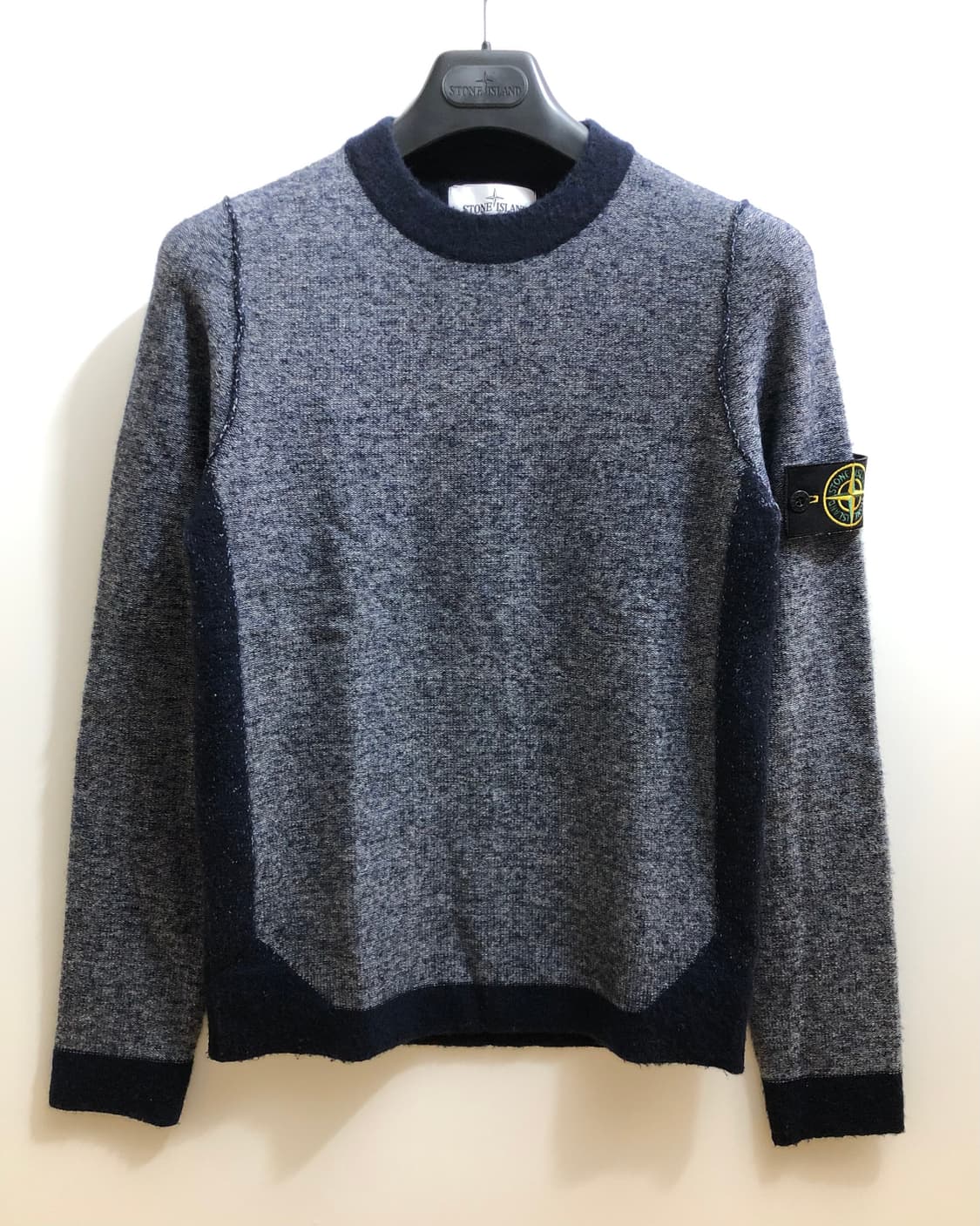 [S] 스톤아일랜드 11주년 와펜 크루넥 배색 니트 네이비 상품이미지1