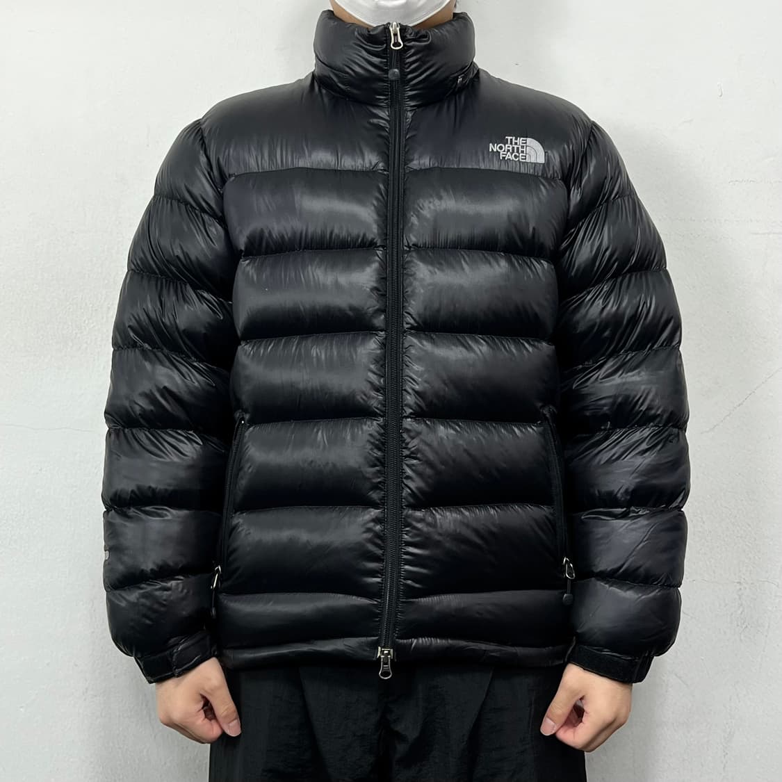 노스페이스 로고 700 유광 블랙 투웨이 패딩 점퍼자켓 상품이미지2