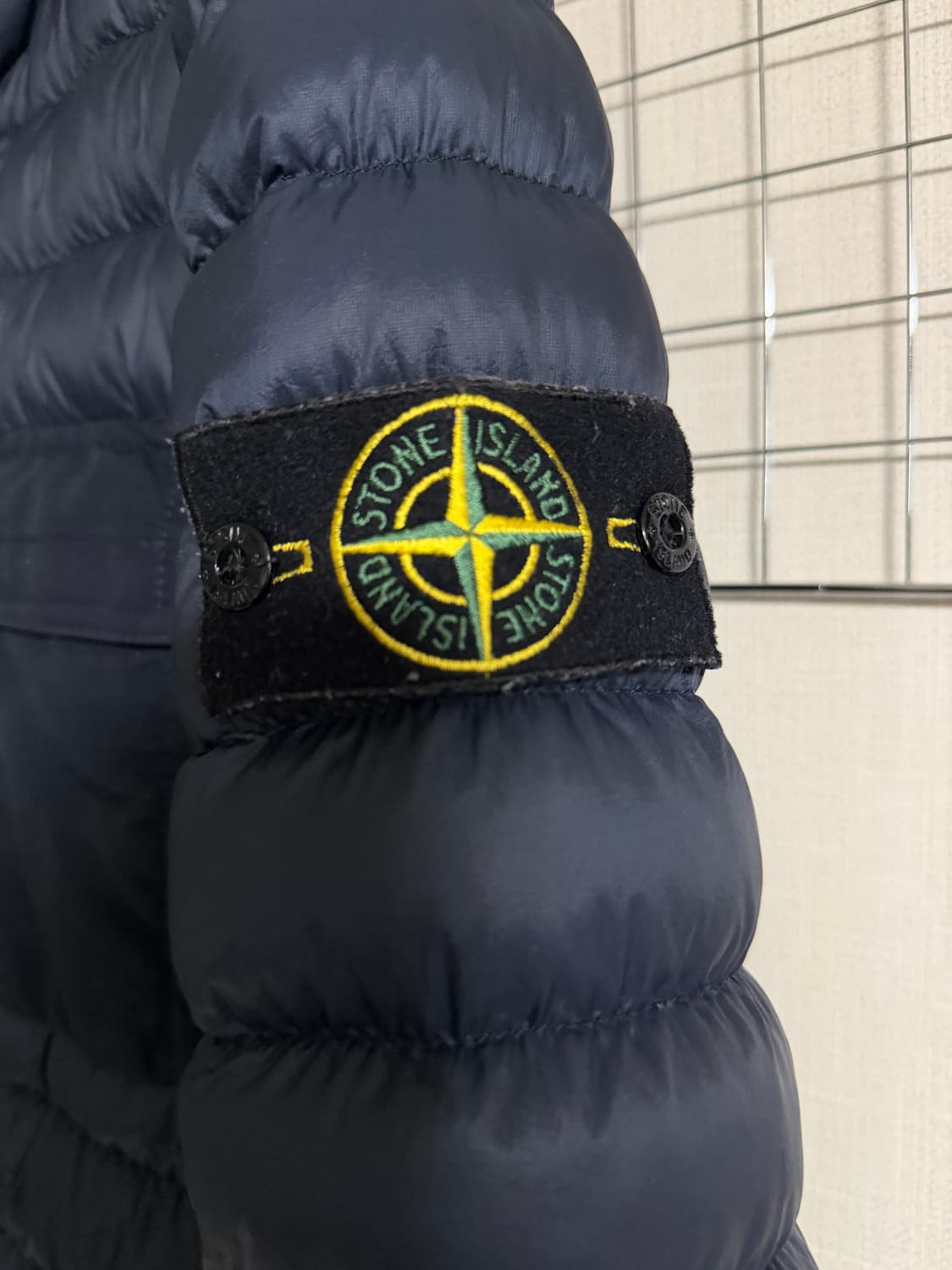 스톤아일랜드 가먼트 다이드 마이크로얀 다운 경량패딩 네이비 M사이즈 상품이미지3