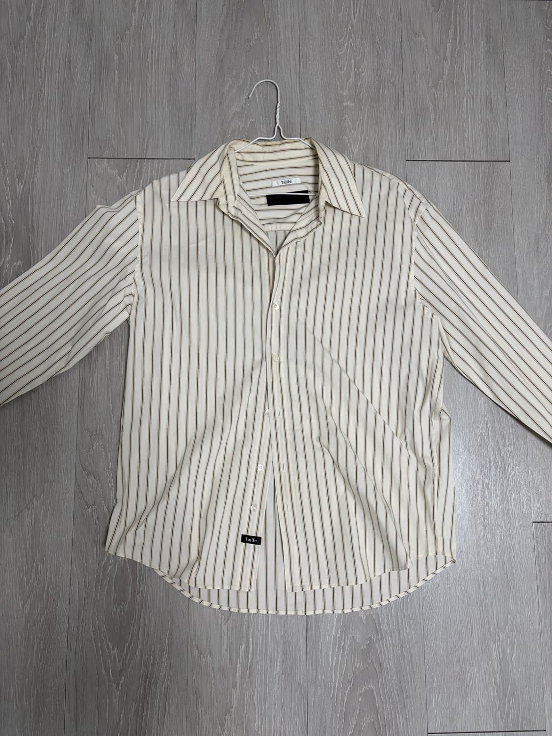 타일레 셔츠 팝니다. 상품이미지1