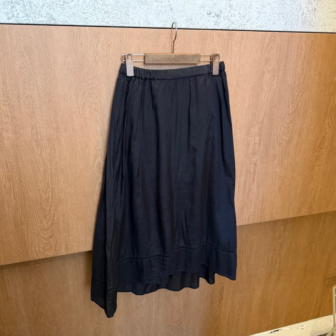 니코앤드 쉬폰 밴딩 A라인 플레어 롱 스커트 내추럴 주름 레이어드 블랙 상품이미지1