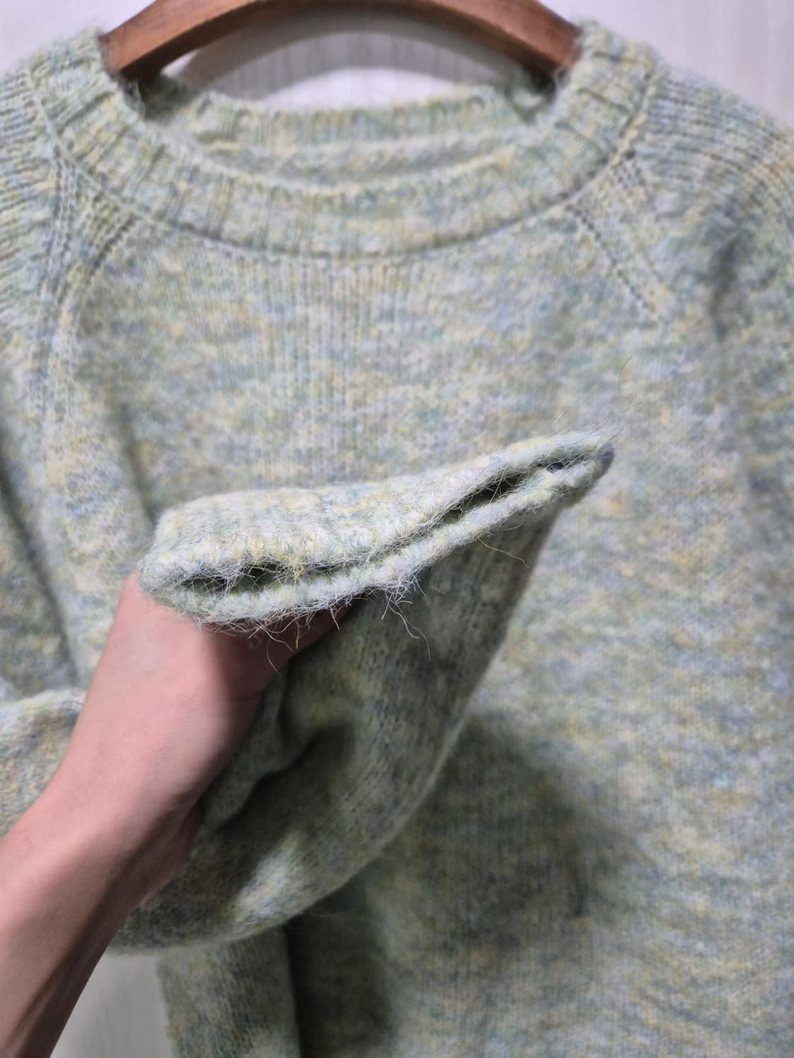 민트보카시 라운드넥 니트 상품이미지4