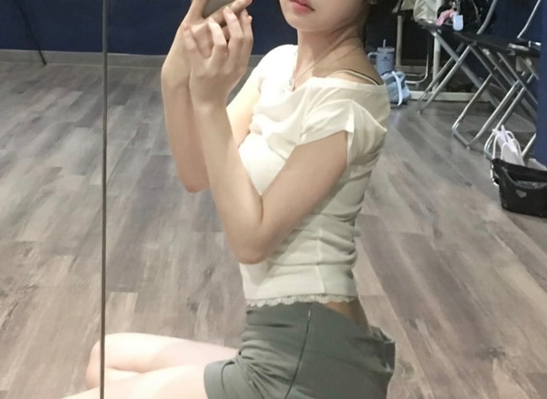 lalameemee Draping off shoulder top 코디세트 상품이미지2