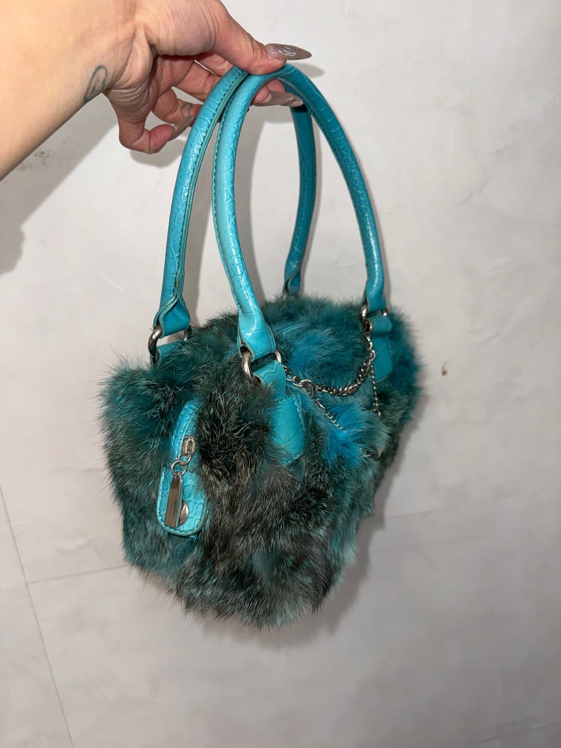Mixed turkish blue fur key chain 숄더백 상품이미지4