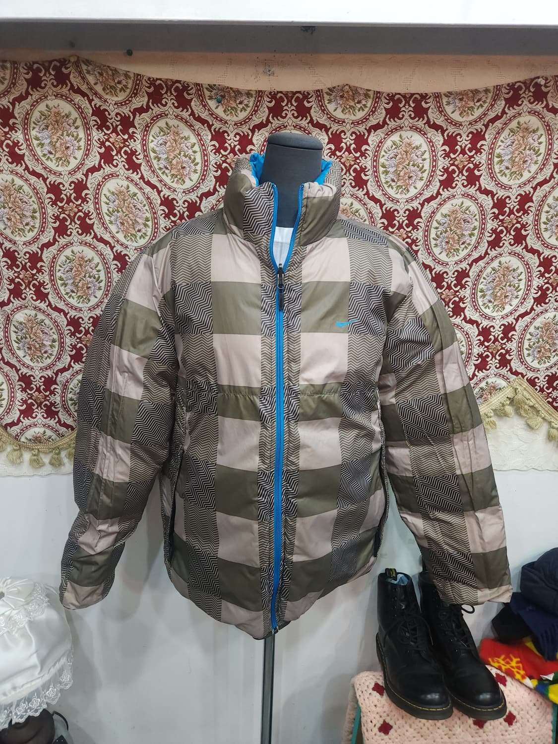 나이키 리버시블 오리털 패딩 점퍼
​
 상품이미지1