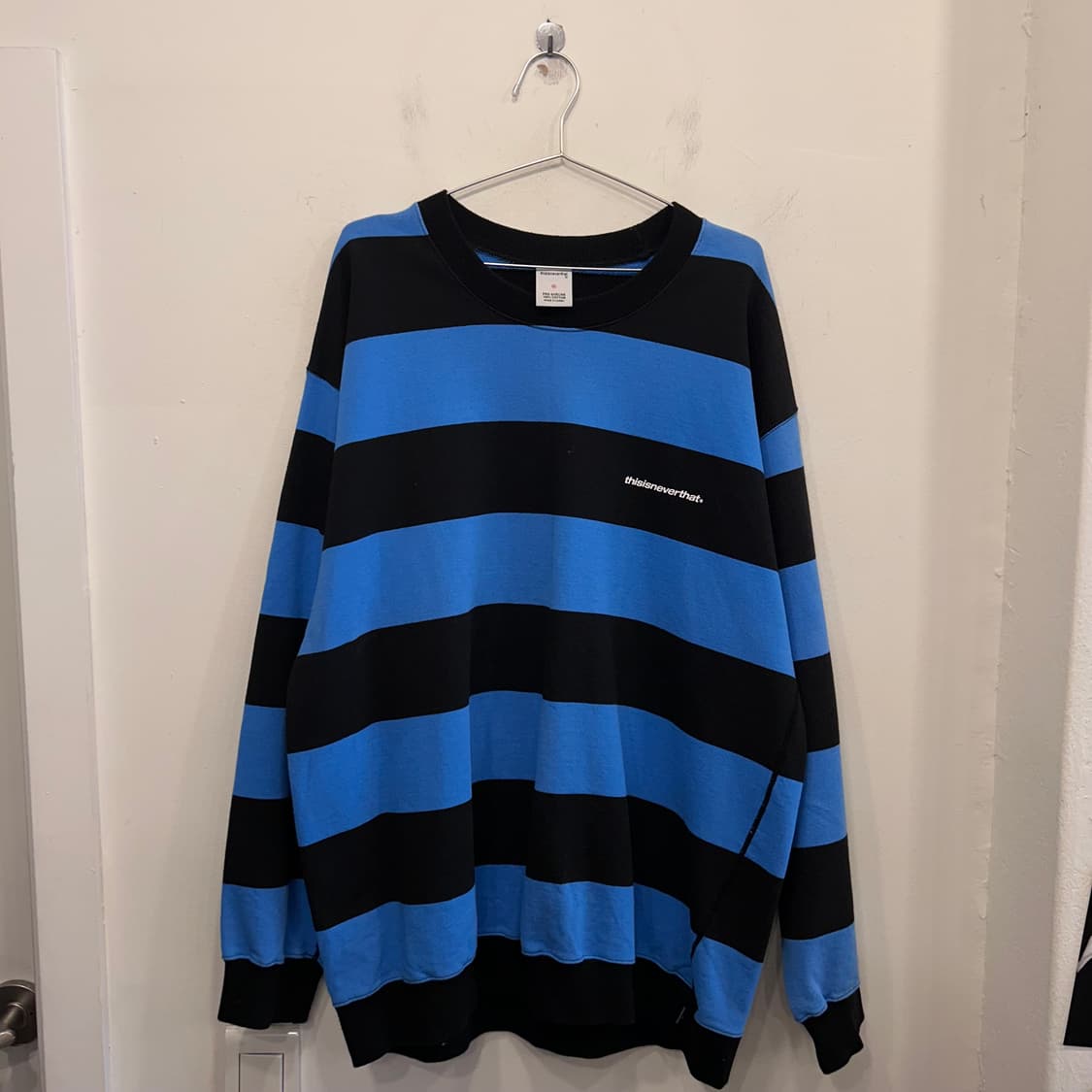 디스이즈네버댓 단가라 스트라이프 오버핏 맨투맨 상품이미지2