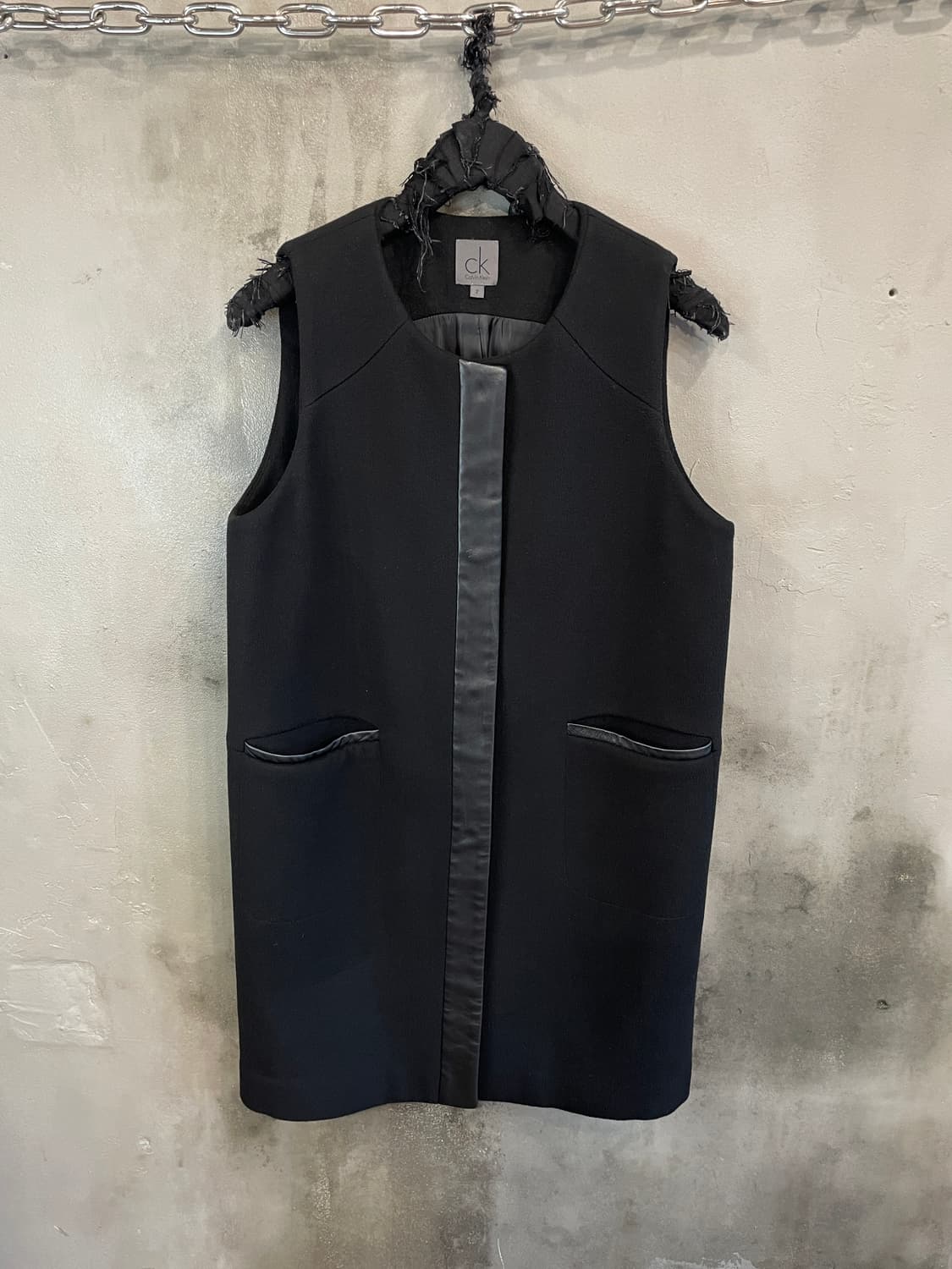 캘빈 클라인 레더 트리밍 울 베스트 상품이미지2