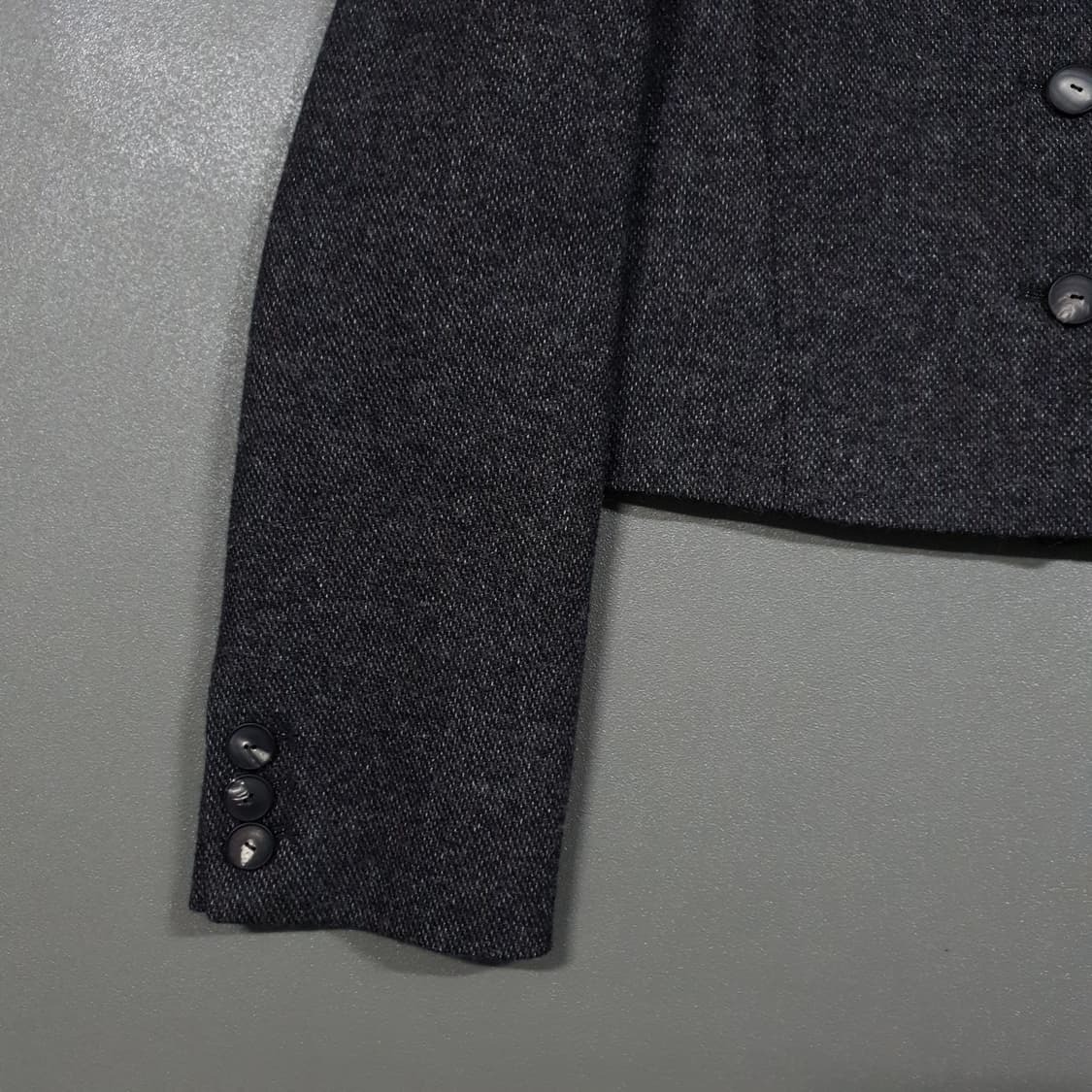 여성) 온앤온 아웃포켓 크롭 자켓 챠콜 싱글 버튼 미니멀 자켓 1 상품이미지5