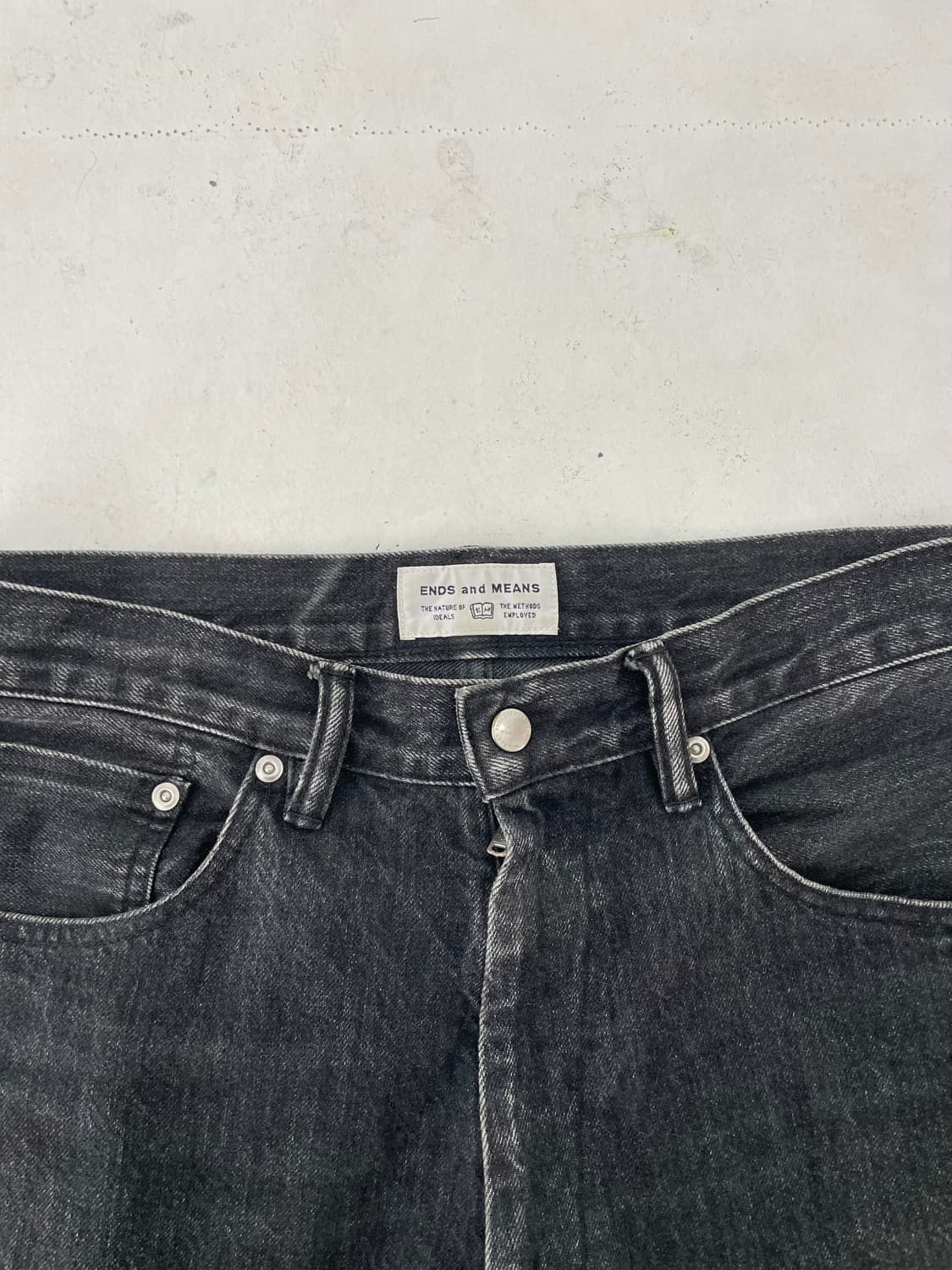 Ends and means 빈티지 워싱 블랙 데니 상품이미지2