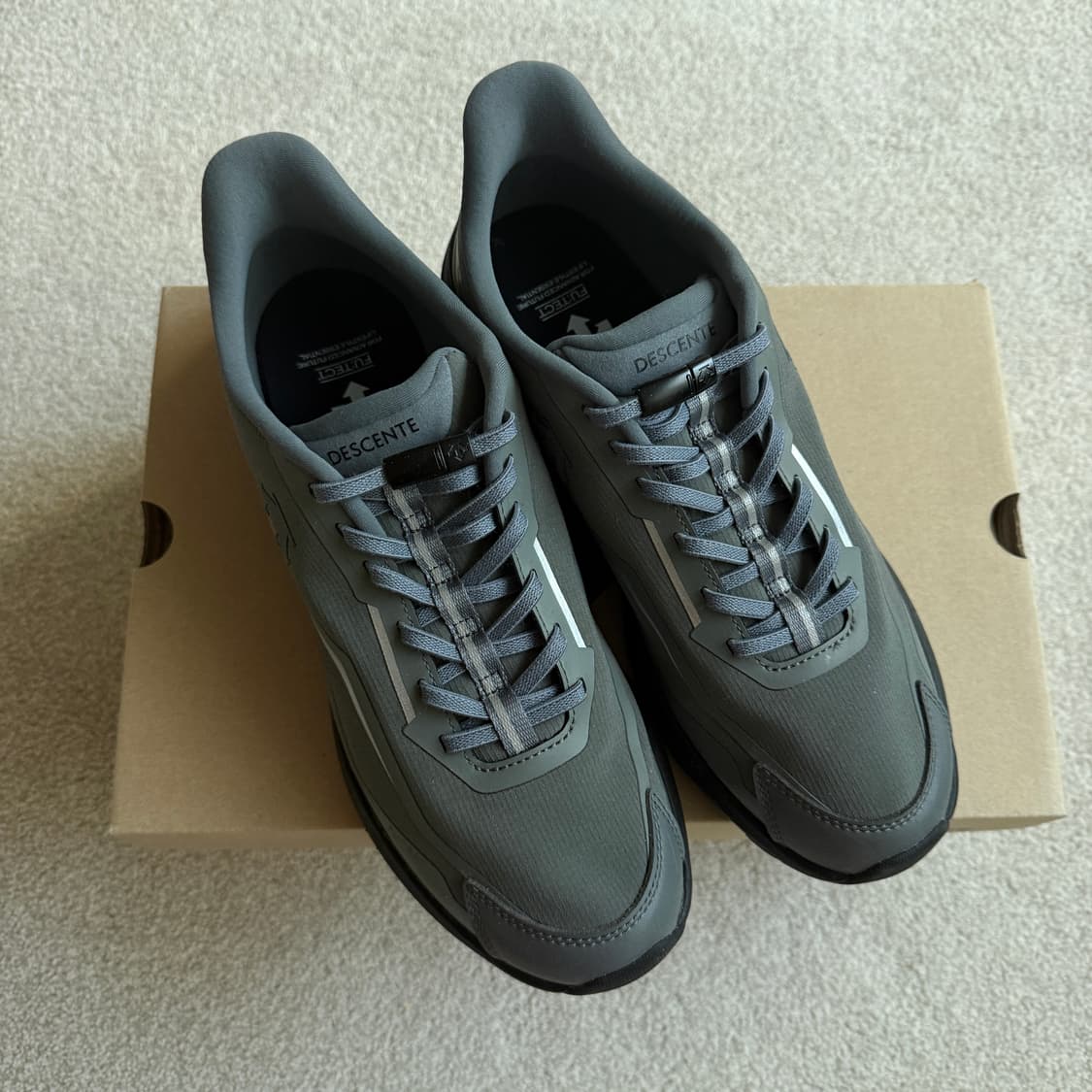 데상트 퓨텍트 제로모션 V3 운동화 등산화 상품이미지1