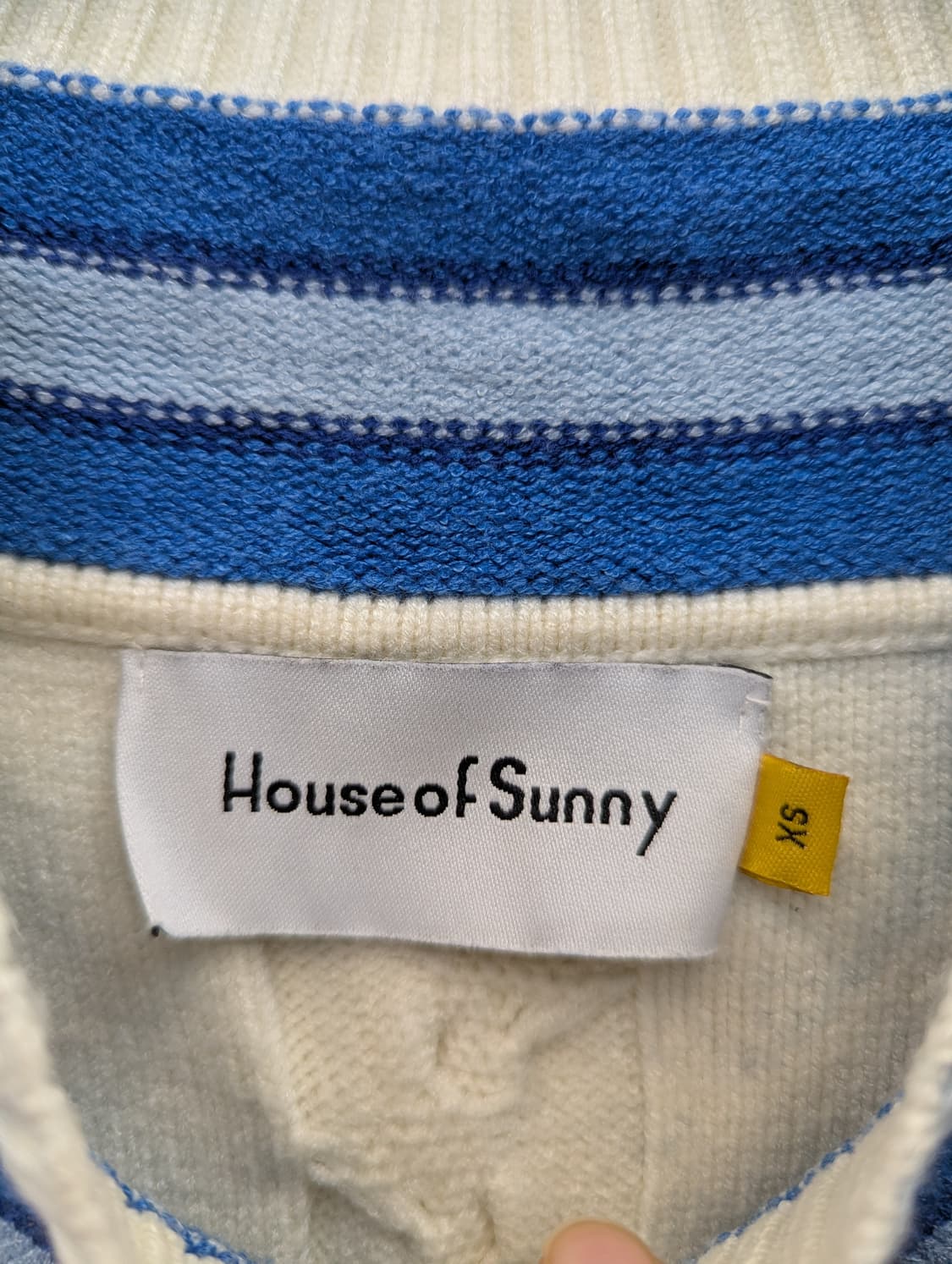 하우스오브써니 블루 브이넥 케이블 니트 상품이미지4