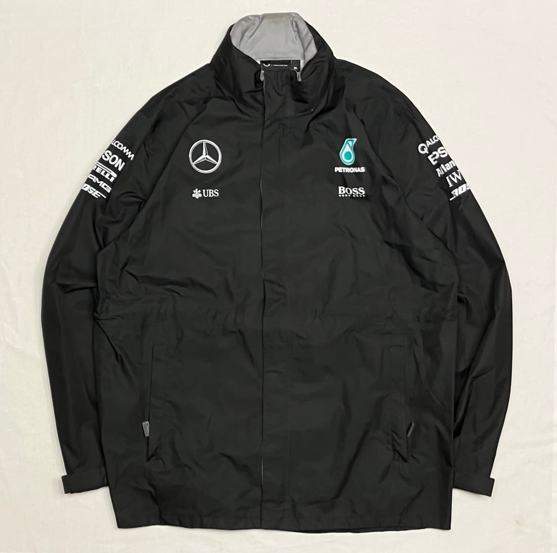 F1 메르세데스 AMG 페트로나스 팀 레인자켓 상품이미지1