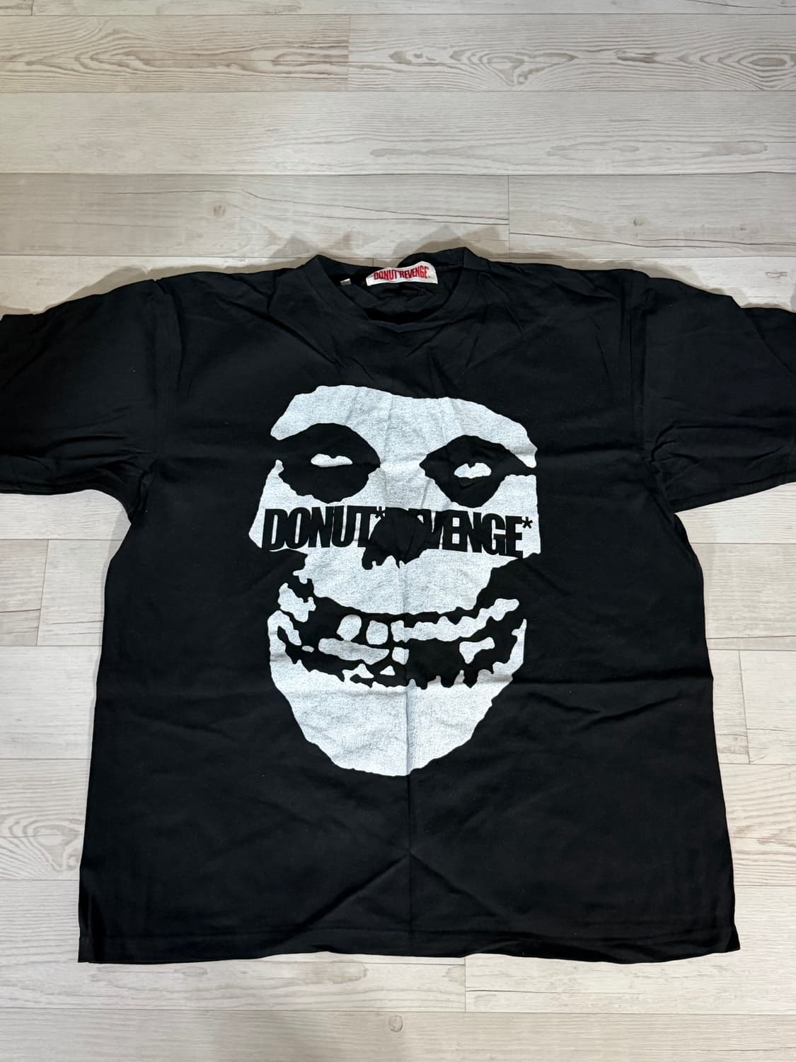 도넛리벤지 밴드티 상품이미지1