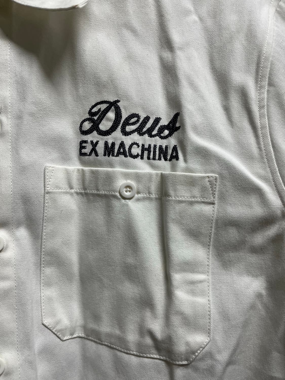 데우스 익스 마키나 × 퓨얼 포마드 콜라보 반팔 워크 셔츠 상품이미지3