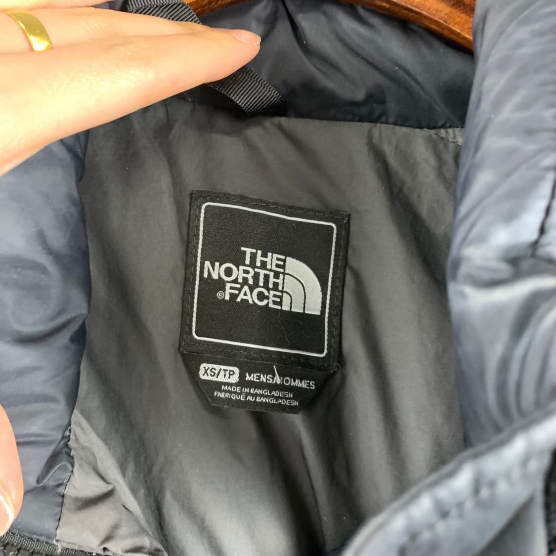 노스페이스 미주판 눕시 레트로 700 블랙 패딩 상품이미지8