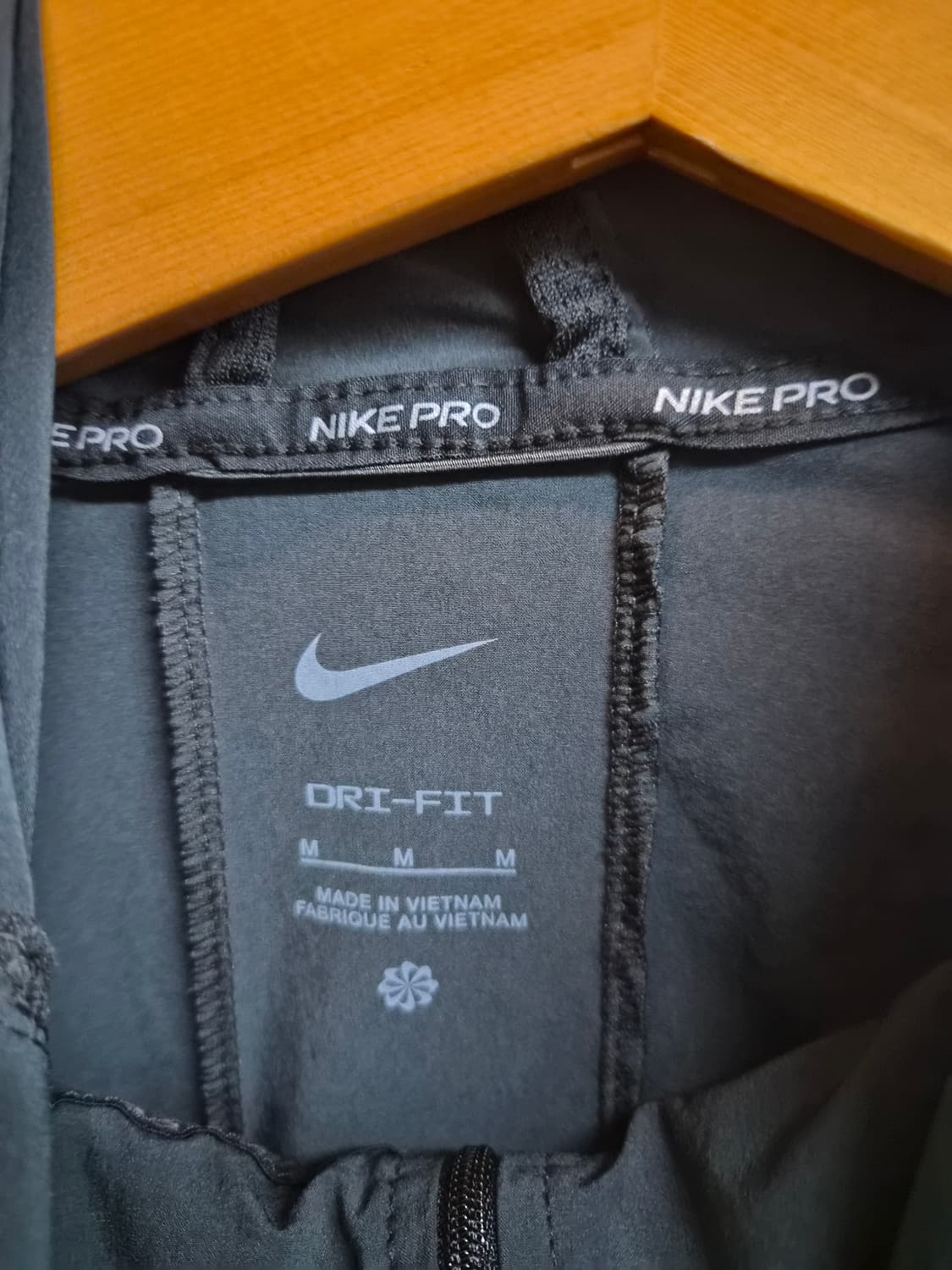 M/95) 나이키 프로 경량 바람막이 팝니다 상품이미지3