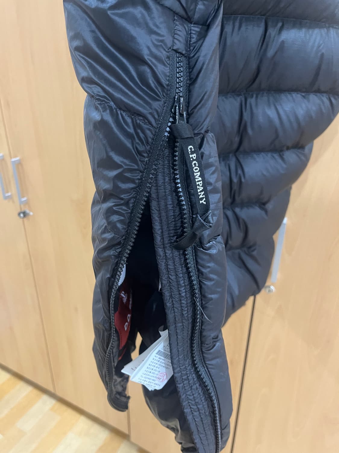 CP컴퍼니 패딩 상품이미지4
