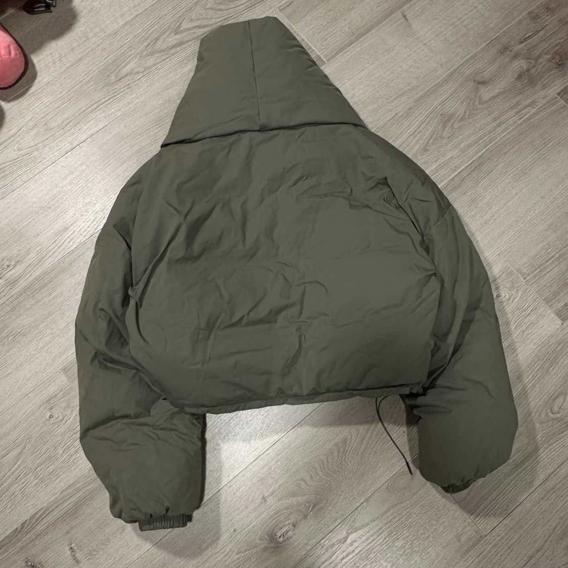 아크네 스튜디오 하이넥 크롭 패딩 카키 상품이미지8