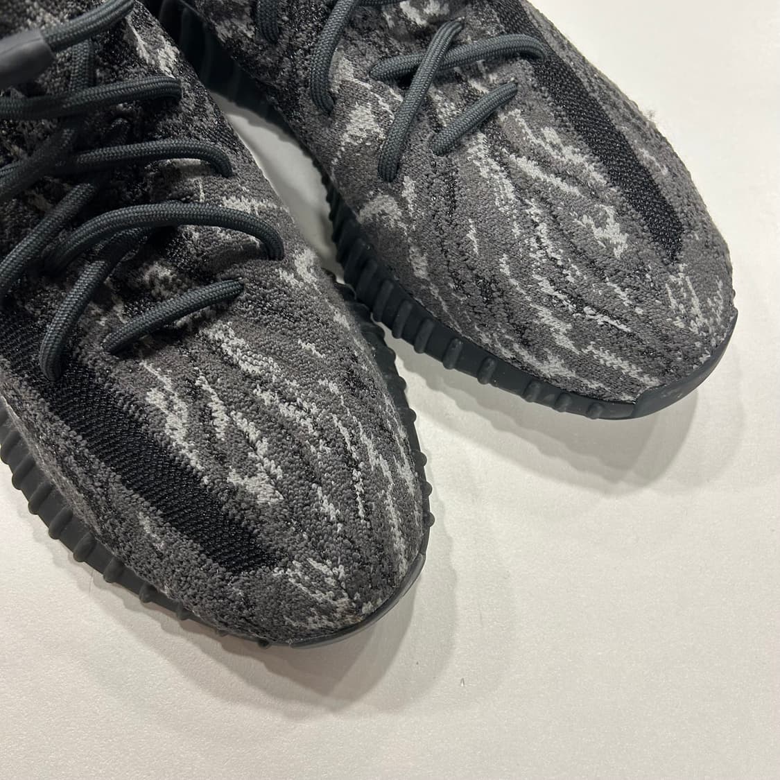 [265] 아디다스 이지부스트 350 v2 MX 다크솔트 상품이미지2
